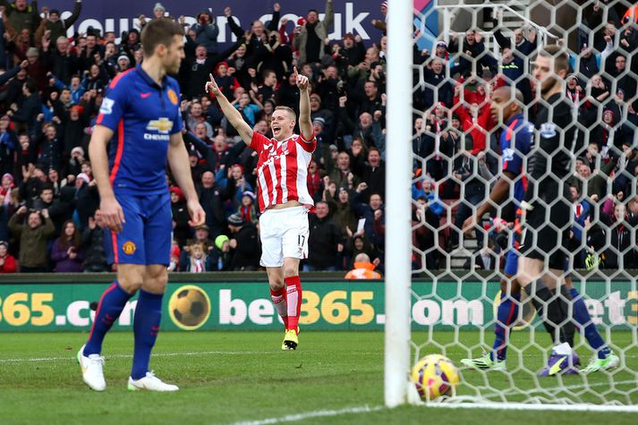 Ryan Shawcross fagnar marki sínu.