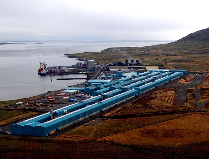 Álverið að Grundartanga, þar sem meir en 1500 milljónir voru greiddar í tekjuskatt í fyrra. 