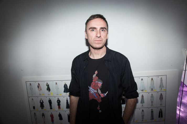 Raf Simons var áður hjá Dior en hann hætti þar fyrir næstum því ári.