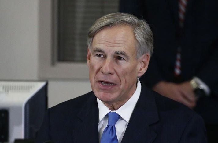 Greg Abbott, ríkisstjóri Texas, hefur lengi verið á meðal helstu talsmanna þess að bólusetningar verði hvergi gerðar að skilyrði.