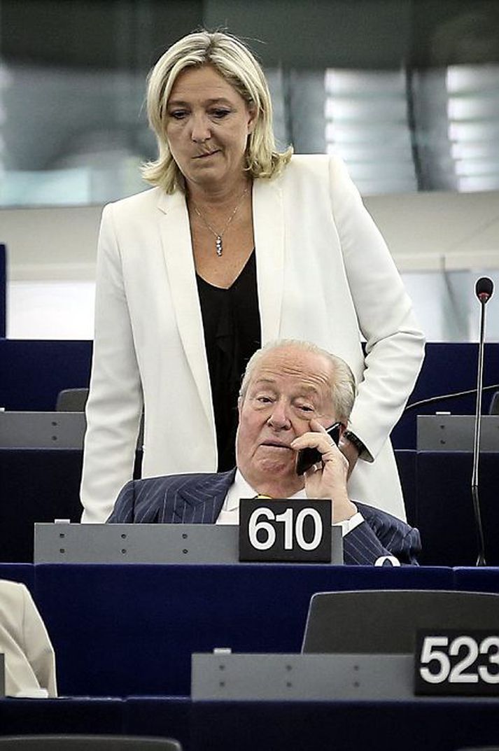 Feðginin Marine og Jean-Marie Le Pen deila hart þessa dagana.