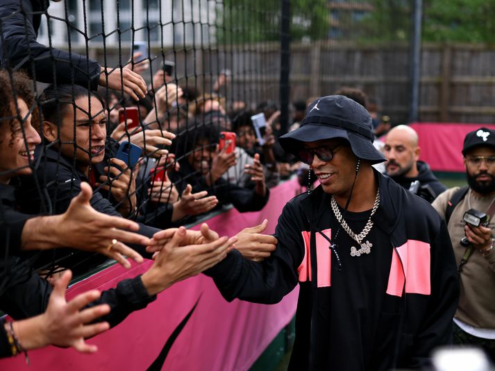 Ronaldinho tók þátt í viðburði á vegum Nike í Lundunum í gær þar sem Mad Brilliance skórnir voru kynntir.