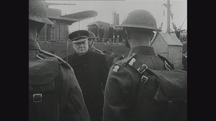 Í fréttum Stöðvar 2 kl.18.30 í dag, verða sýndar lifandi myndir frá heimsókn Churchills til Reykjavíkur árið 1941.