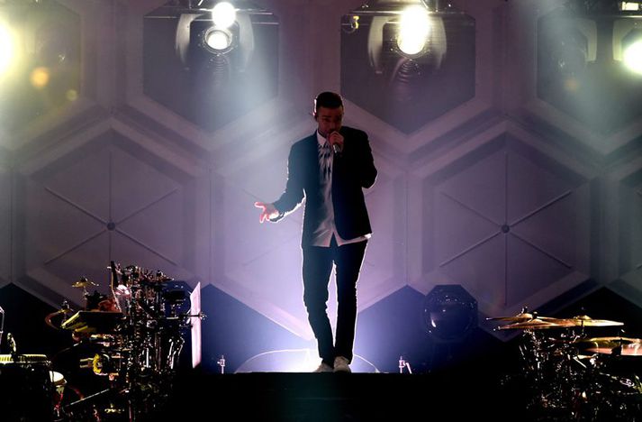 Justin Timberlake skemmti á einkatónleikum í París í gærkvöldi.