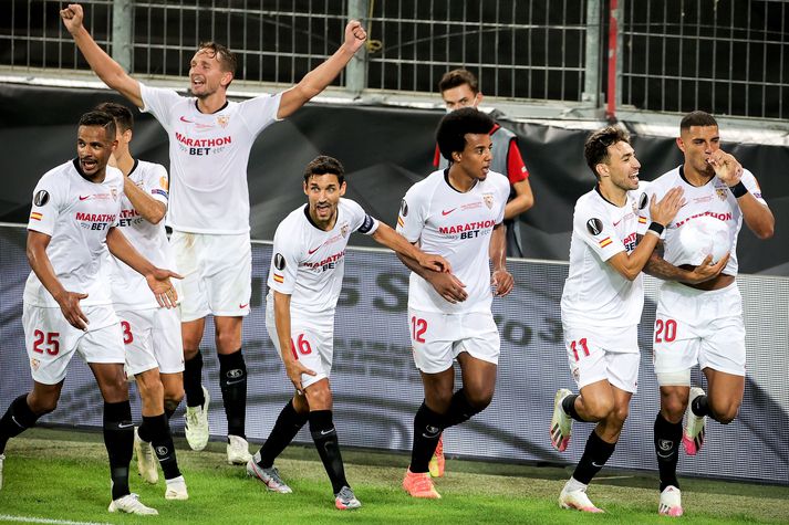 Sevilla fagnar markinu sem tryggði þeim sigur í Evrópudeildinni.