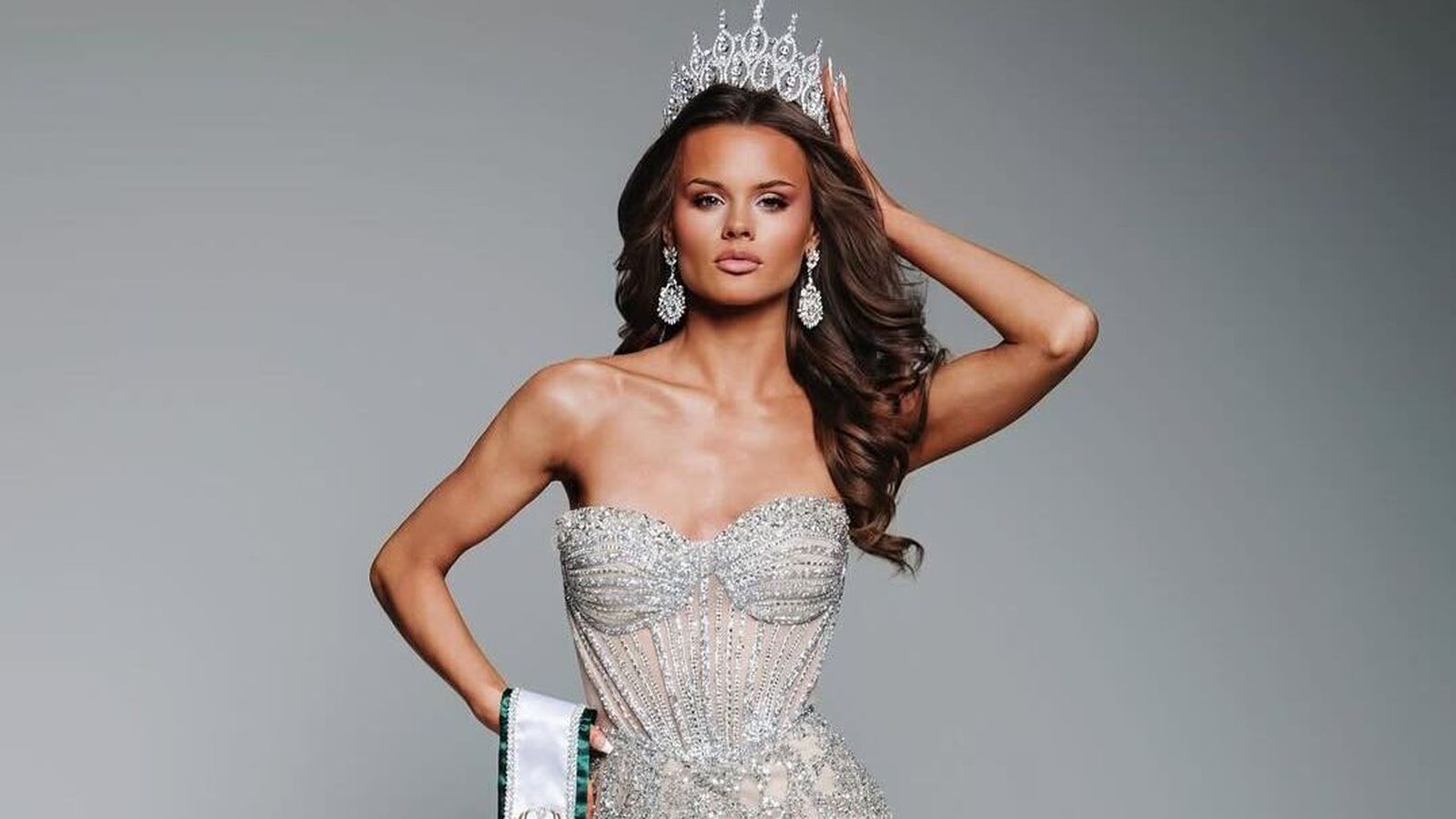 Bein út­sending: Ní­tján stúlkur vilja verða Ung­frú Ís­land