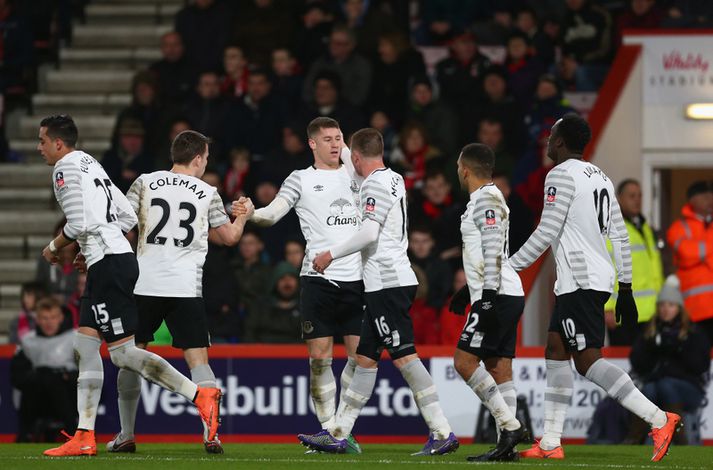 Everton menn fagna marki Barkley.