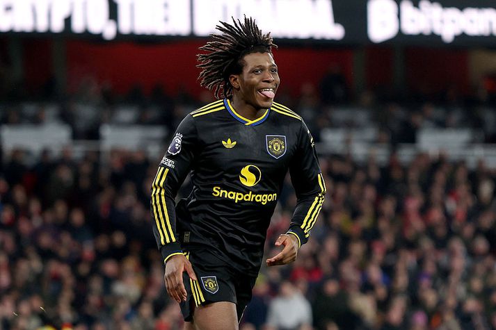 Patrick Dorgu hefur verið sjóðheitur fyrir Manchester United að undanförnu og fagnar hér glæsimarki sínu gegn Arsenal.