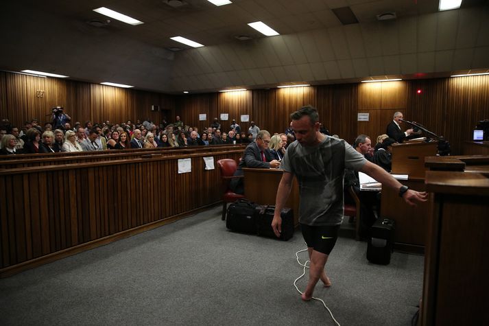 Oscar Pistorius í réttarsal í dag.