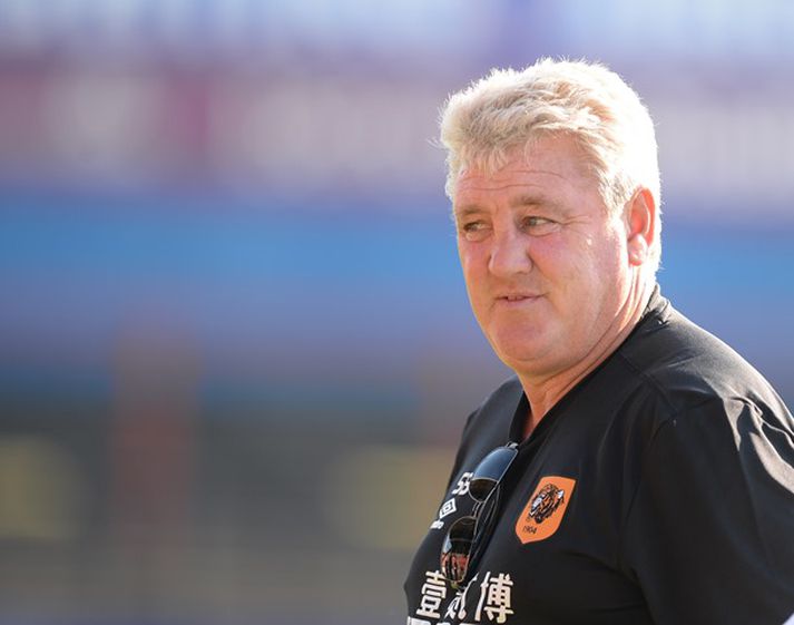Steve Bruce, þjálfari Hull City, fékk tvo nýja leikmenn í dag.