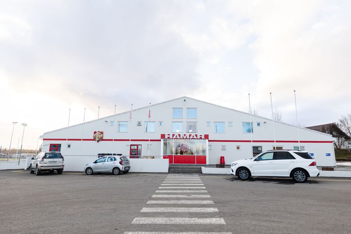 Aðstaðan til handbolta- og körfuboltaiðkunar í Hamri er komin til ára sinna.