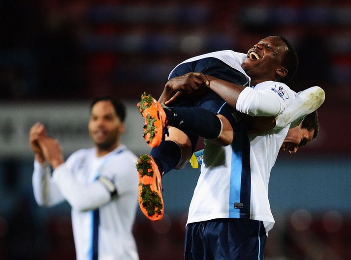 Dedryck Boyata og félagar hans í Manchester City fagna í kvöld.