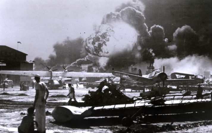 Japansher gerði árás á herstöðina þann 7. desember 1941 og er áætlað að rúmlega 2.400 manns hafi látist.