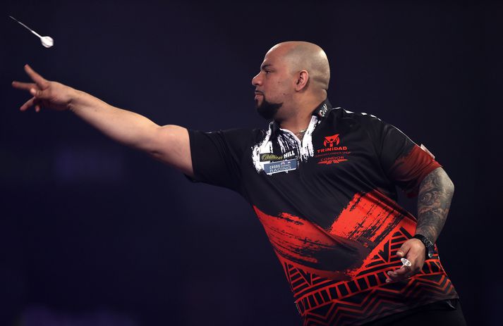 Devon Petersen rúllaði yfir Jason Lowe.