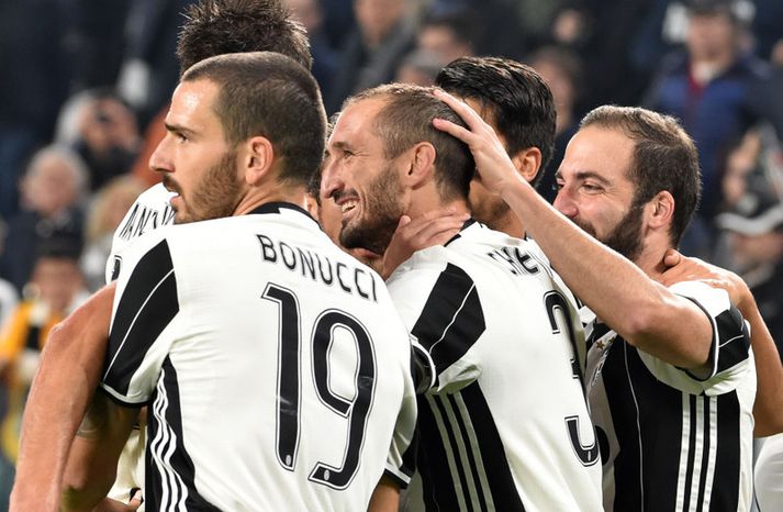 Giorgio Chiellini fagnar marki með Juventus.