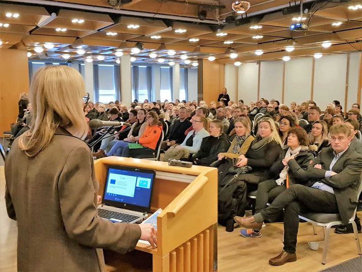 "Allt sem við gerum á netinu er kortlagt og þá er ég að tala um að hvert einasta músaklikk semvið framkvæmum  - það er skráð í gagnabanka,“ segir forstjóri Persónuverndar.