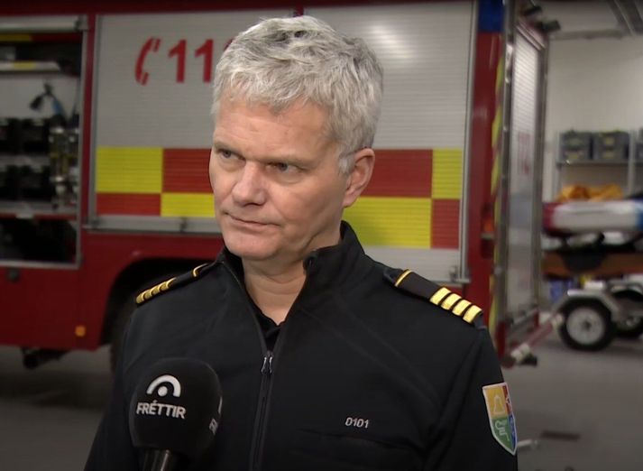 Birgir Finnsson, starfandi slökkviliðsstjóri á höfuðborgarsvæðinu, segir ýmsar ástæður geta verið fyrir því að húsið var orðið alelda þegar slökkvilið kom á staðinn.