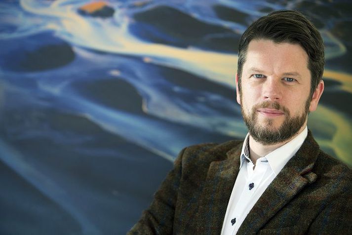 "Mér finnst fjárlagafrumvarpið vera einhvers konar biðleikur. Það er farið í tekjuöflun sem getur ekki staðist til framtíðar,“ segir Guðmundur Steingrímsson um fyrsta fjárlagafrumvarp ríkisstjórnarinnar.
