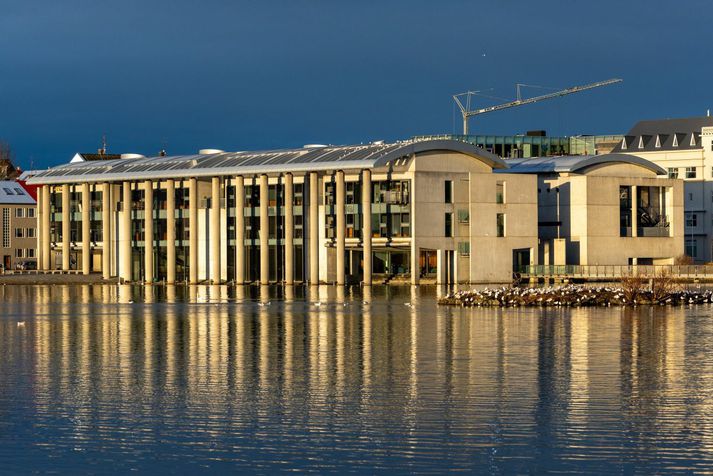 Hiti gæti mælst allt að tuttugu stig sunnan heiða í dag. 