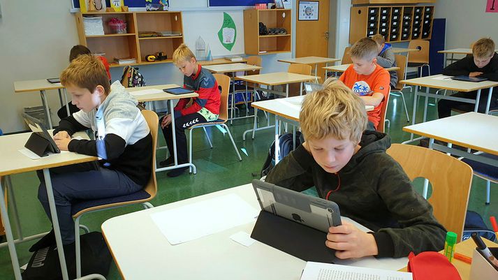 Samræmd próf hafa undanfarin ár verið þreytt á spjaldtölvur.