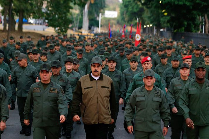 Maduro hrósaði hernum fyrir hollustu í sinn garð