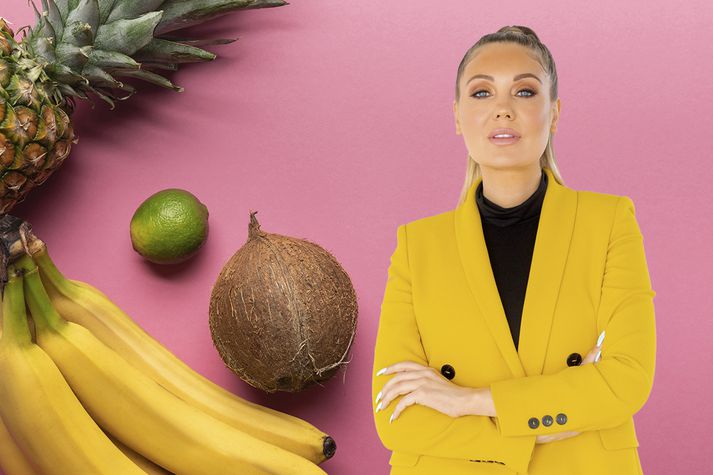 Manuela Ósk Harðardóttir var að stofna nýtt fyrirtæki og tekur einnig þátt í sjónvarpsþættinum Allir geta dansað.