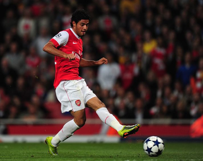 Carlos Vela var myndaður í góðu glensi með klæðskiptingnum.