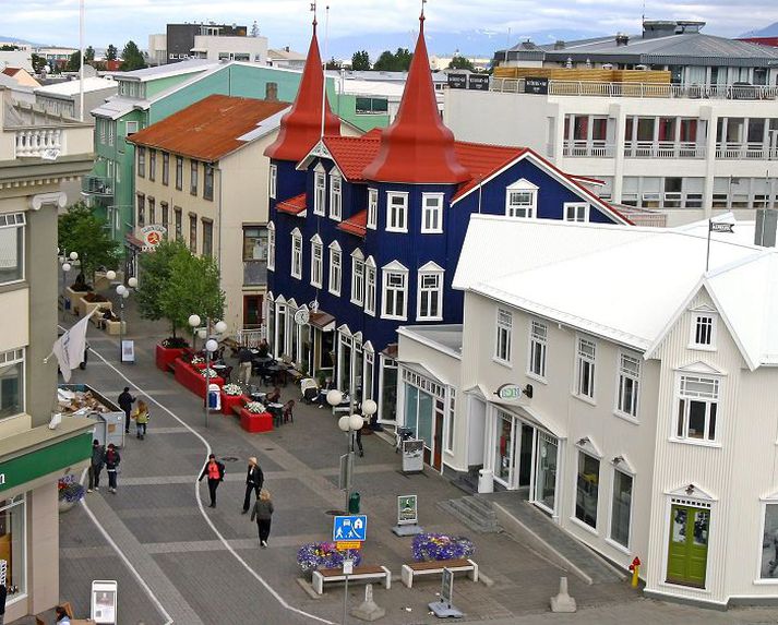 Lögreglan á Akureyri hefur vart undan við að sinna málum sem koma upp í bænum sökum aukins álags og alvarlegri glæpa undanfarin ár.