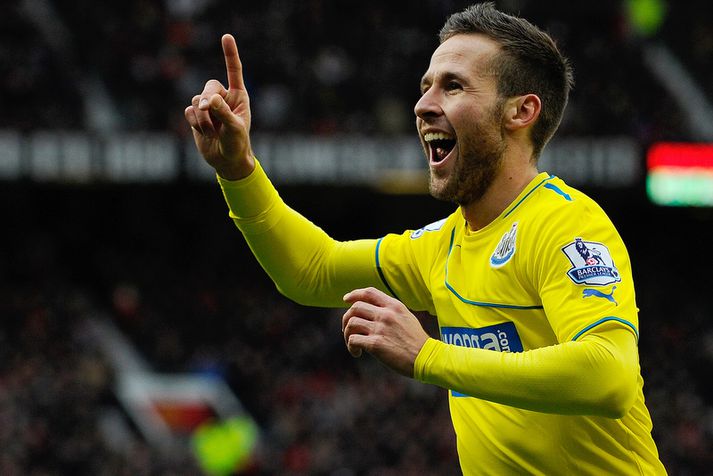 Yohan Cabaye fagnar sigurmarki sínu.