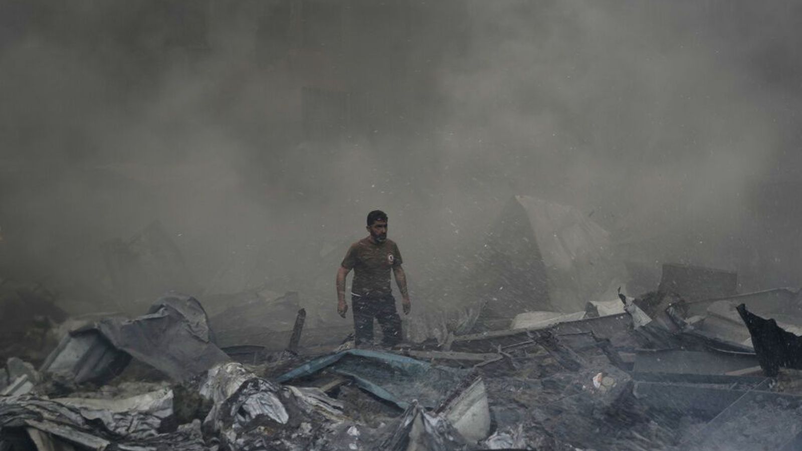 Réðust fyrir­vara­laust á mið­borg Beirút