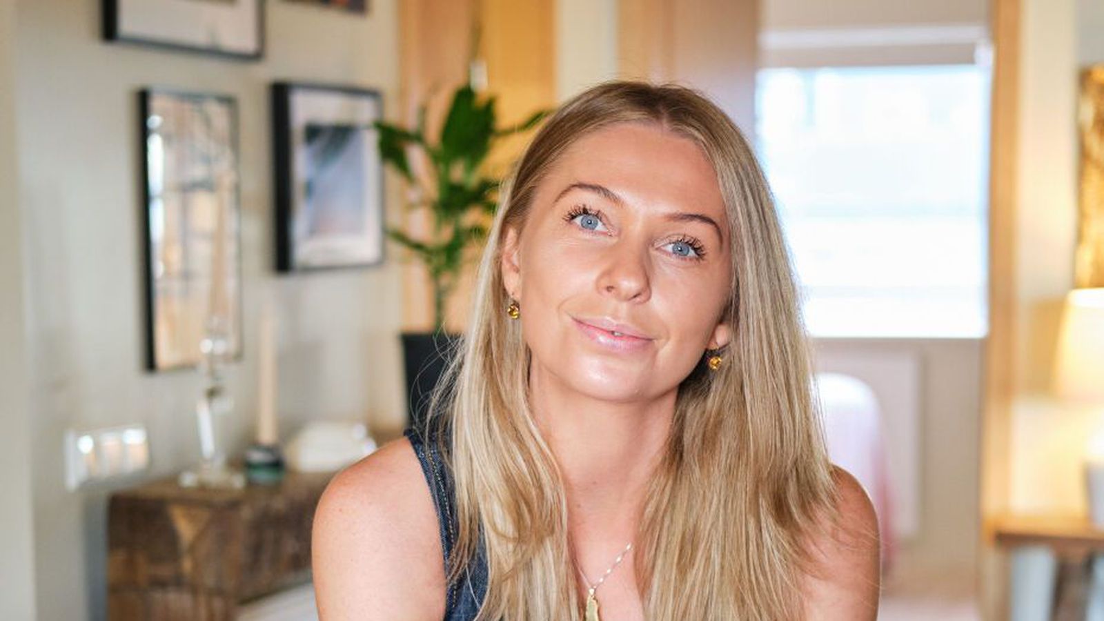 Inn­lit: Hlý­legt heimili í sögu­legri við­byggingu í Vestur­bænum