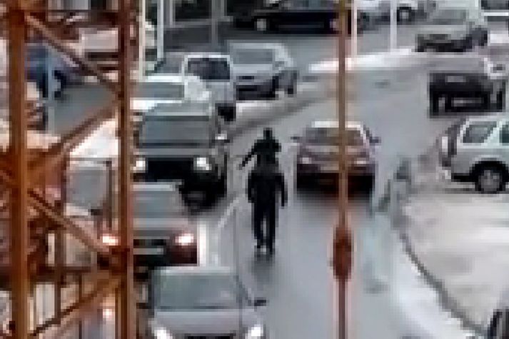 Skjáskot úr myndbandinu.