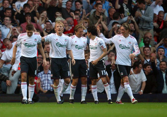 Leikmenn Liverpool fagna einu marka sinna á Upton Park í dag.
