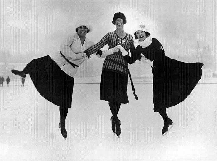Frá vinstri: Herma Planck-Szabo frá Ungverjalandi, Ethel Muckelt frá Bretlandi og hin bandaríska Beatrix Loughran á Vetrarólympíuleikunum í Chamonix árið 1924. Planck-Szabo vann gullverðlaun í listdansi og þær Loughran og Muckelt fengu silfur og brons.