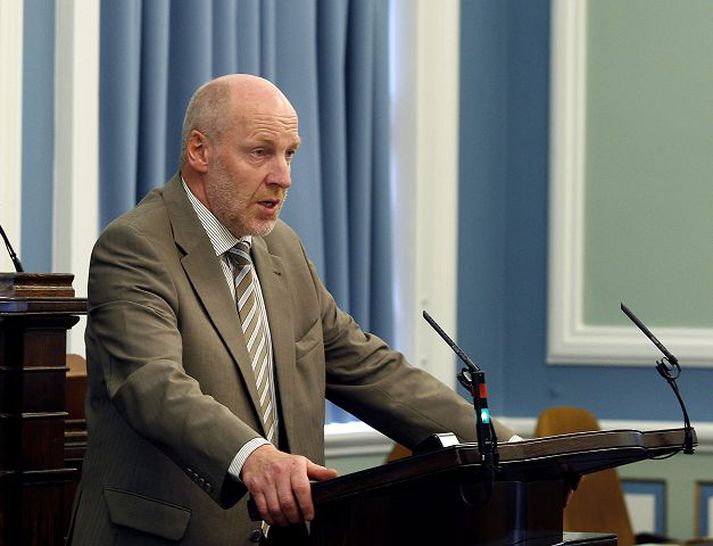 Steingrímur J. Sigfússon Sagði auðvelt að gera hlutina tortryggilega en ekki mætti ala á tortryggninni.Fréttablaðið/gva