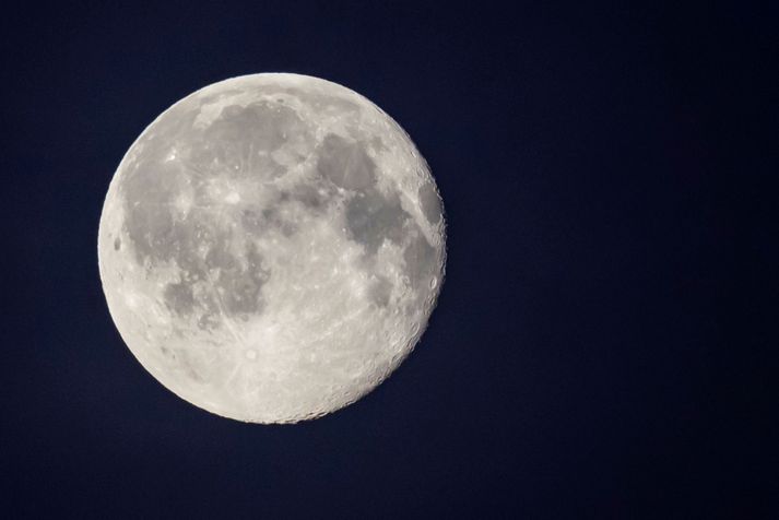 Talið er að eldflaugin muni brotlenda á myrku hlið tunglsins þann 4. mars.