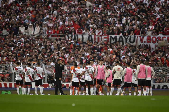 Leikmenn River Plate eftir að dómari leiksins flautaði hann af.