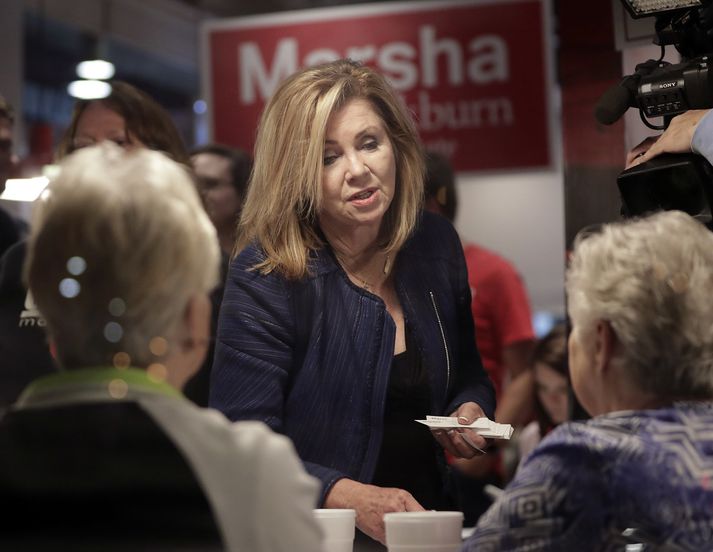 Repúblikaninn Marsha Blackburn er fyrsta konan til að ná kjöri til öldungadeildarinnar fyrir hönd Tennessee.