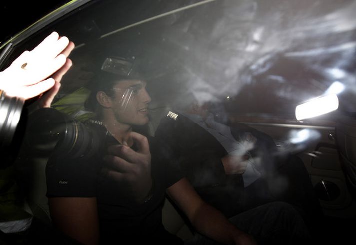 Andy Carroll mætir á svæðið í kvöld.