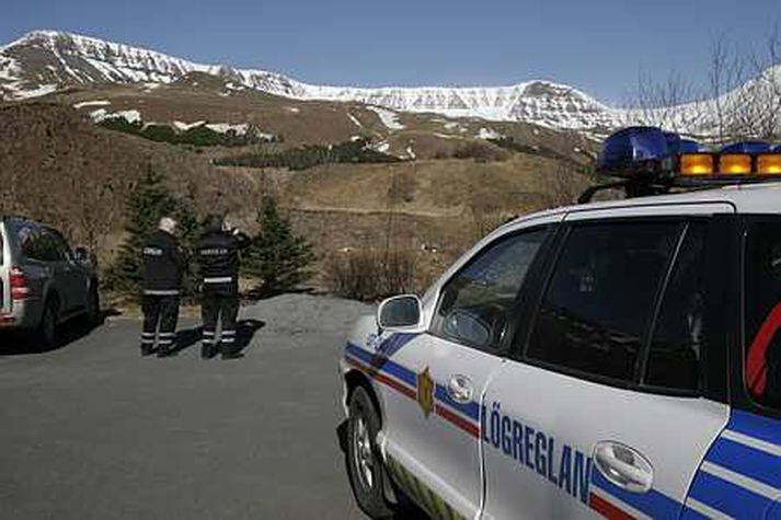 Lögreglumenn við Esjuna.