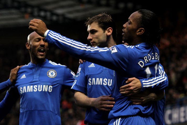 Drogba fagnar öðru marka sinna í dag.