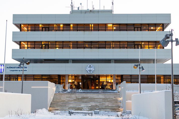 Ríkisútvarpið gerðist ekki brotlegt við lög með því að ráða manninn ekki í vinnu.