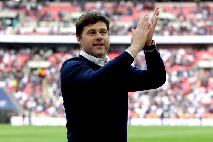 Pochettino þakkar stuðningsmönnum fyrir stuðninginn eftir leik liðsins í gær.