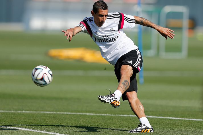 Ángel di María er á leið á Old Trafford.