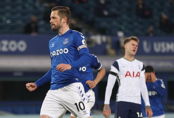 Gylfi Þór Sigurðsson skoraði bæði mörk Everton í 2-2 jafnteflinu við Tottenham í ensku úrvalsdeildinni á föstudaginn.