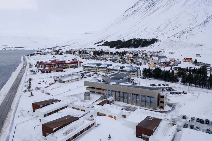 Haft er eftir Súsönnu Björgu Ástvaldsdóttur, umdæmislækni sóttvarna á Vestfjörðum, að um bakslag sé að ræða.