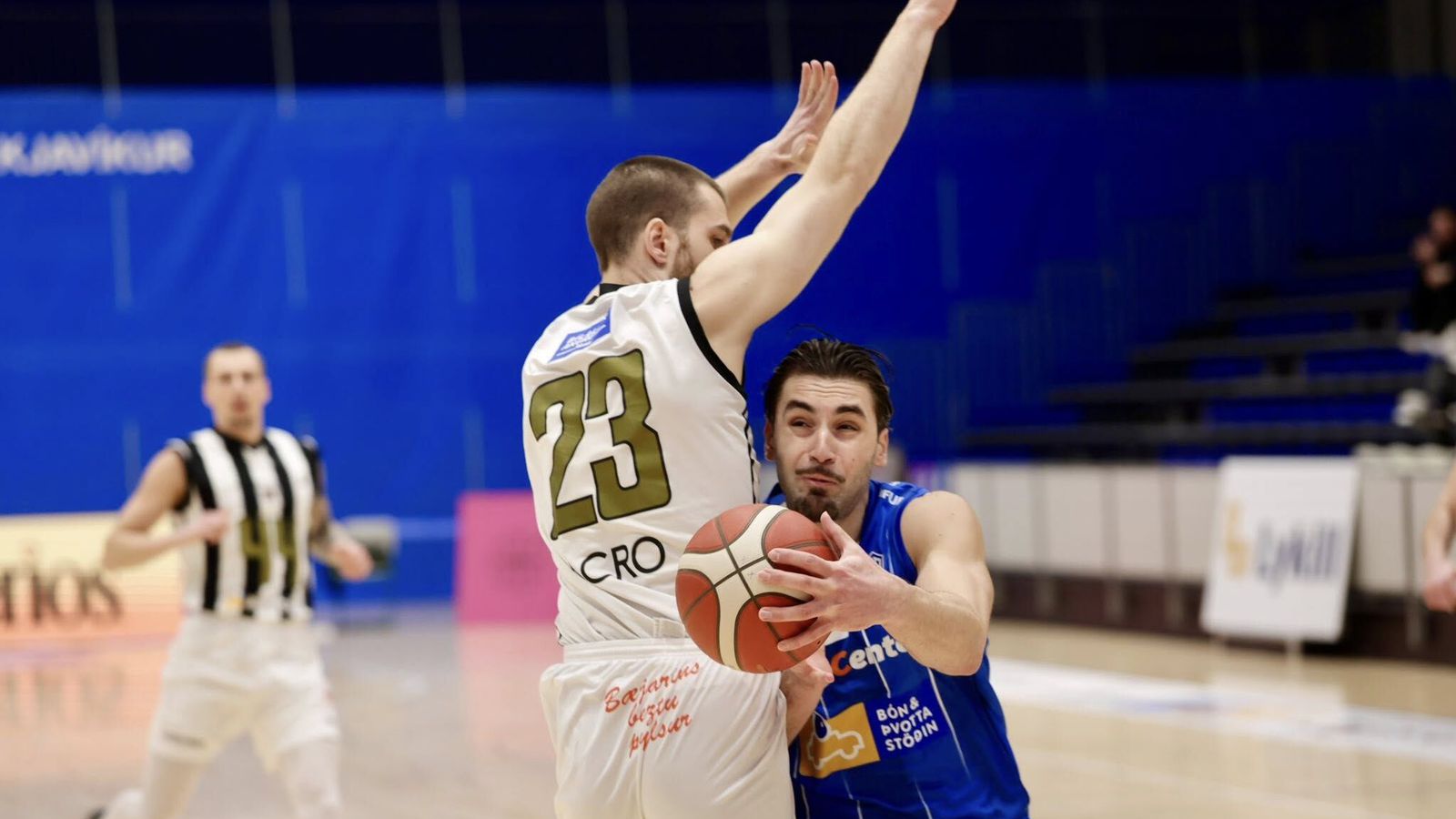 Valur - ÍR 82-93 | Allt að sjóða upp úr þó enginn þyrfti neitt