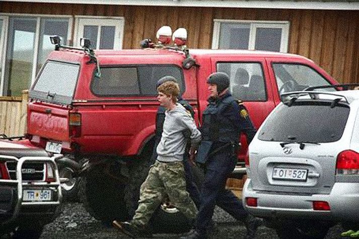 Sérsveitarmenn yfirbuguðu Alexander í Grímsey fyrir fimm árum. Hann hafði sveiflað hnífi og sleggju og haft í hótunum við sjóstangveiðifólk.
