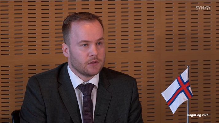 Beinir Johannesen, verðandi lögmaður Færeyja, kynnir samstarfssáttmálann.