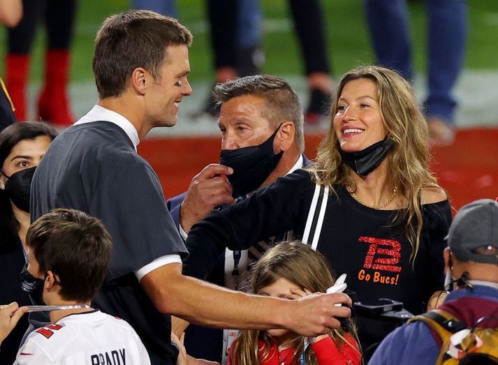 Tom Brady og Gisele Bündchen fögnuðu vel þegar Brady og félagar í Tama Bay Buccaneers höfðu landað NFL-meistaratitlinum í febrúar 2021.